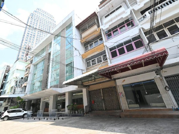 ให้เช่าอาคารพาณิชย์ 5 ชั้น ขนาด 400 ตรม. ทำเลดีใกล้ BTS อโศก & MRT สุขุมวิทเพียง 250 ม.Terminal 21 ใกล้โรงแรมชาร์มา ซอยทะลุออกถนนรัชดาภิเษก ซอยสุขุมวิท 22 ซอยไผ่สิงห์โต